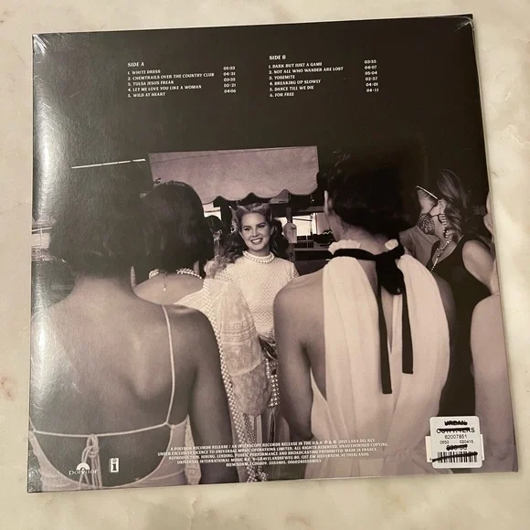 Lana del Rey LP Chemtrails Over the Country Club Urban Outfitters Exclusive - Picture 2 of 3